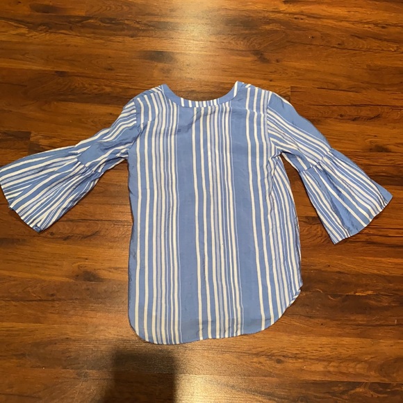 Beautiful blue striped butterfly sleeve blouse - Picture 5 of 6
